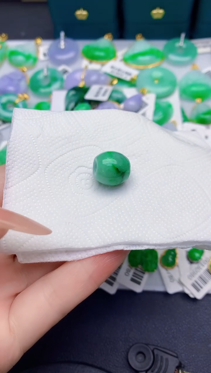 颈饰未镶嵌翡翠缅甸天然翡翠A货