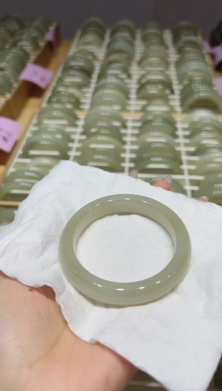 【闪购商品】和田玉手镯未镶嵌v0251圈口58