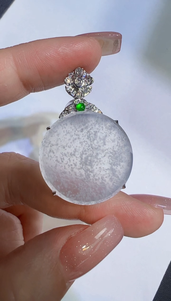 【闪购商品】翡翠吊坠(不含链)18K金镶嵌吊坠