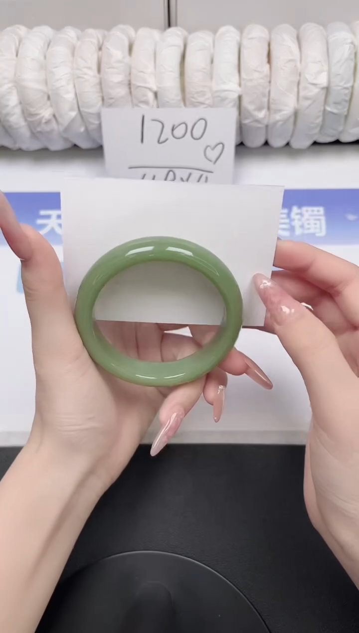 未镶嵌手镯石英质玉76-57.2