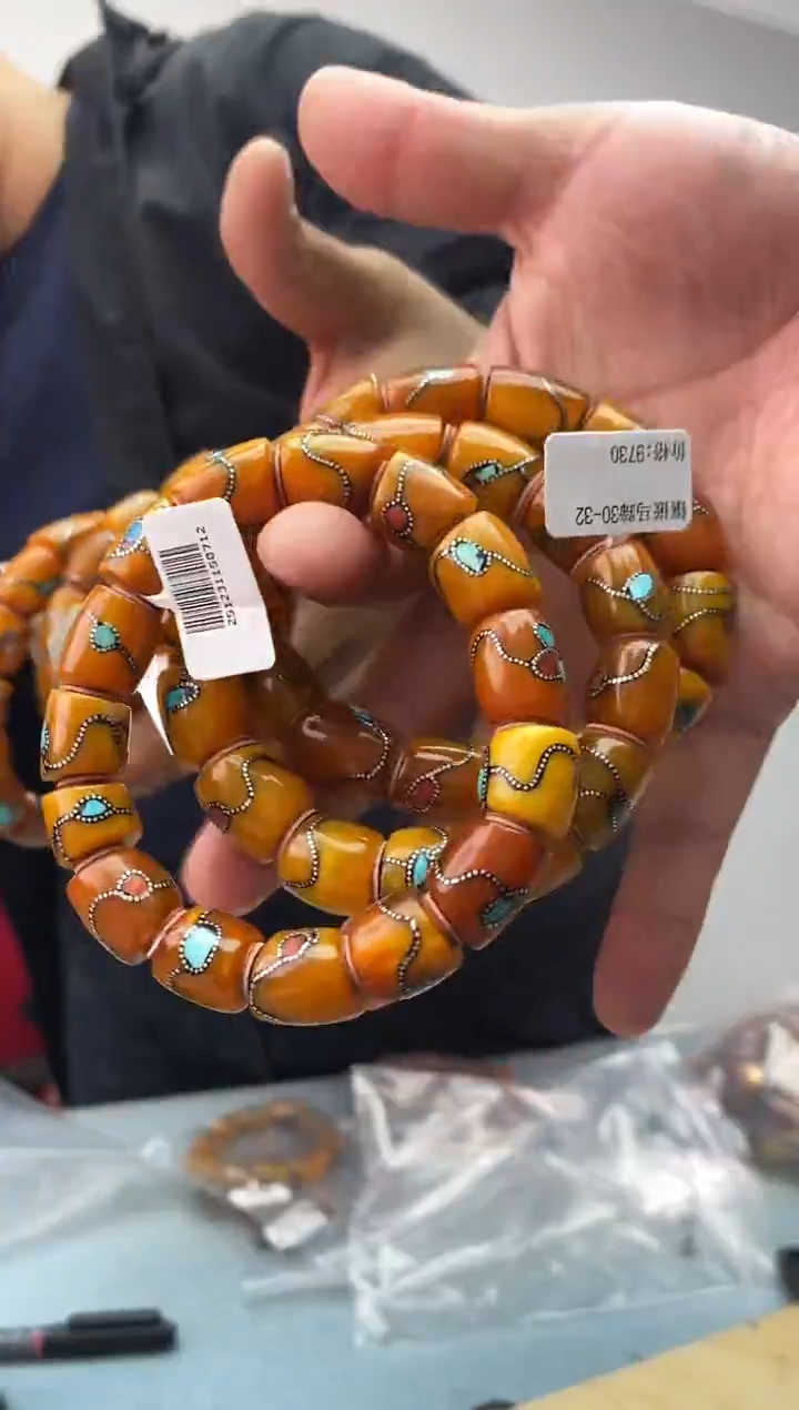 琥珀未镶嵌珠宝奇石假一罚十，多样性发一件024