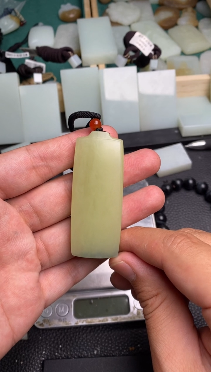 和田玉未镶嵌颈饰和田玉