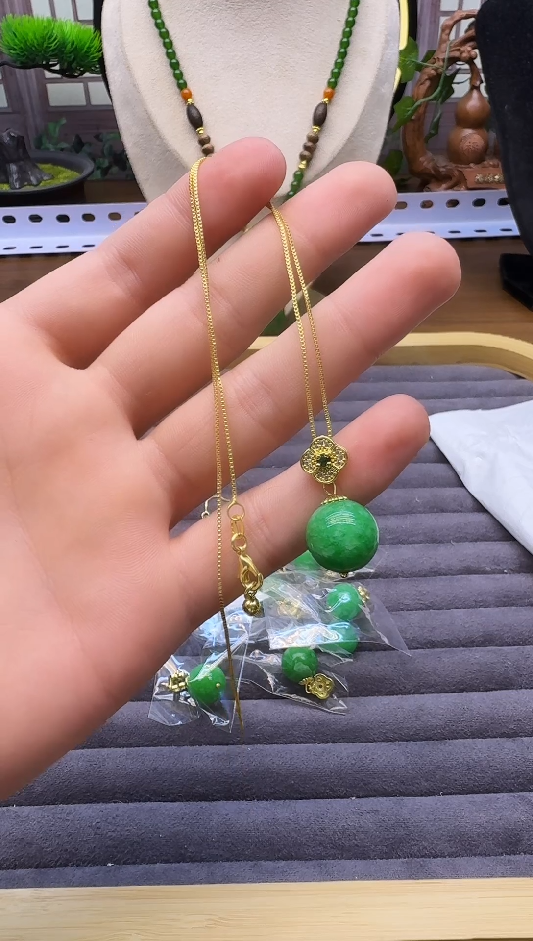 吊坠(赠链)14K金镶嵌翡翠L79      