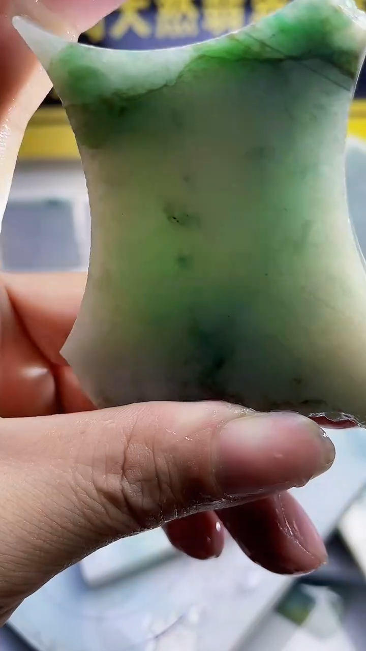 翡翠未镶嵌颈饰翡翠350