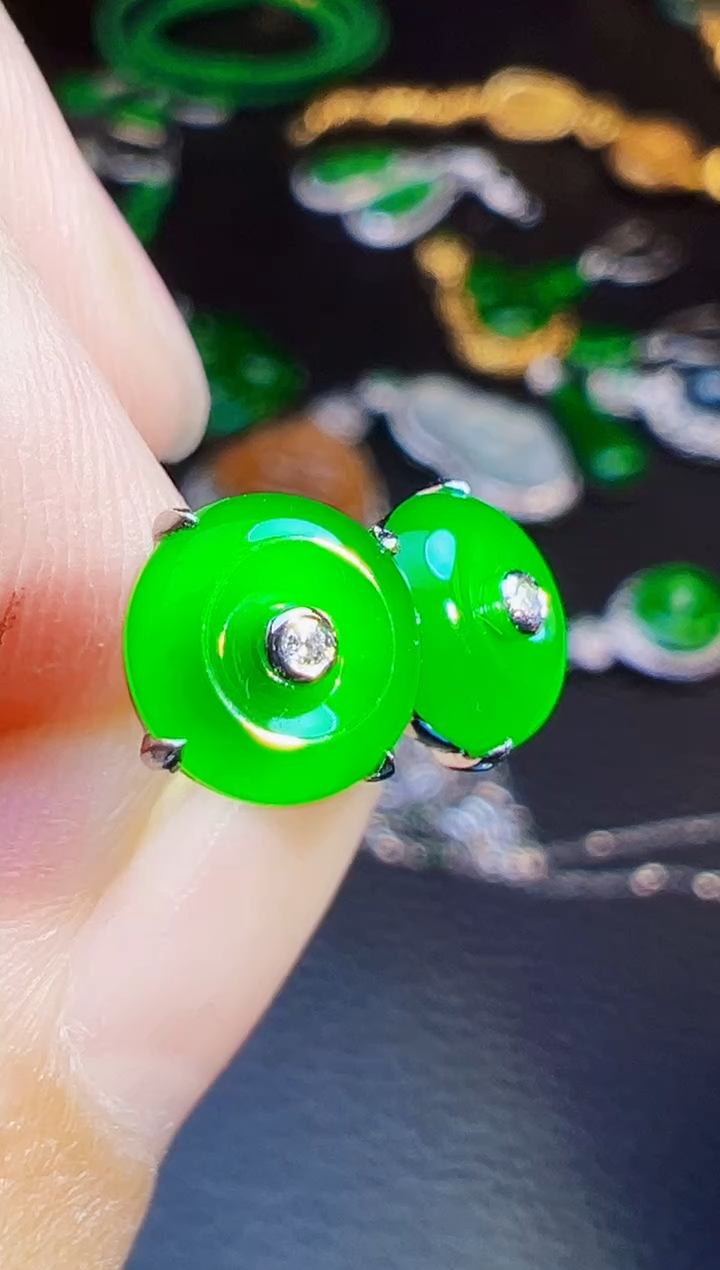 18K金镶嵌翡翠耳饰?***笑翡翠