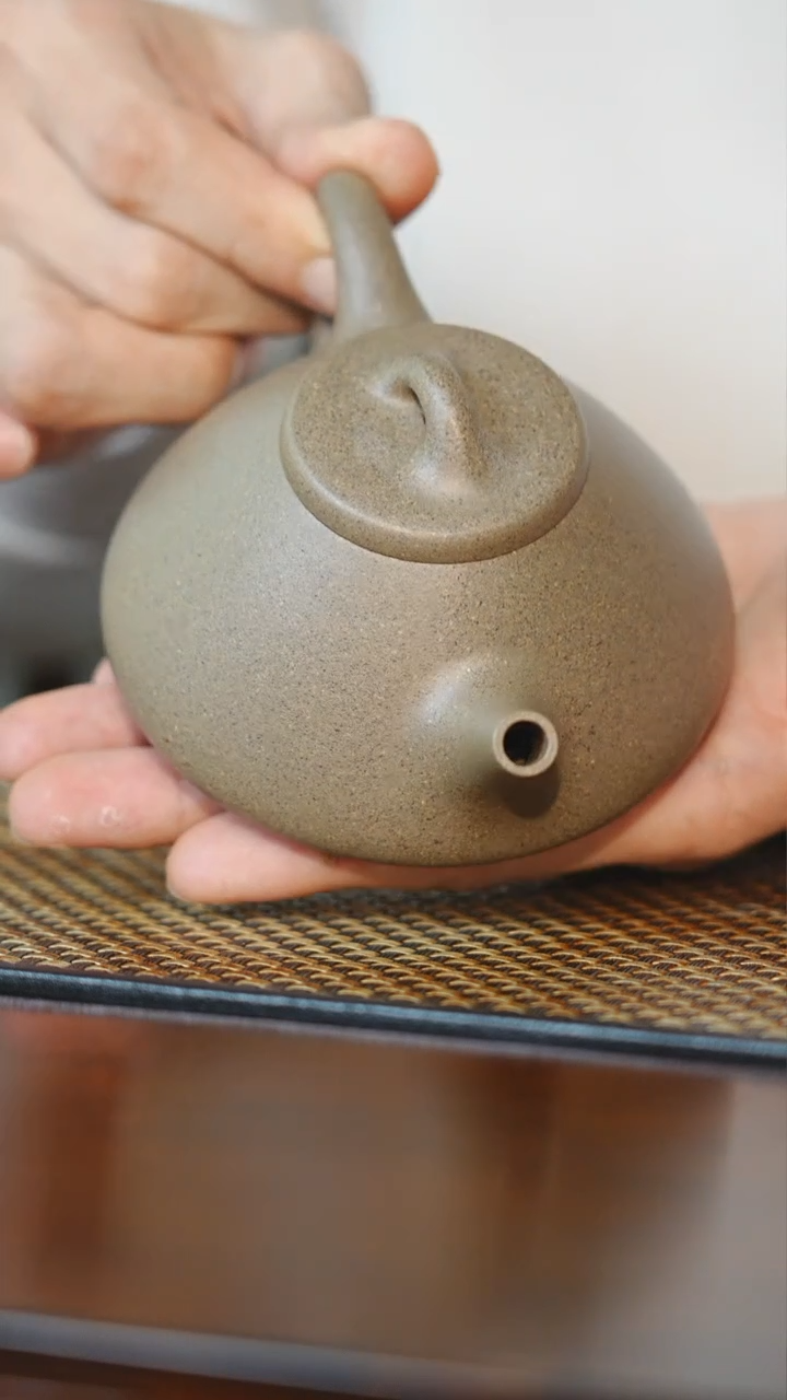 茶壶紫砂宝山青降坡 子冶石瓢 170cc