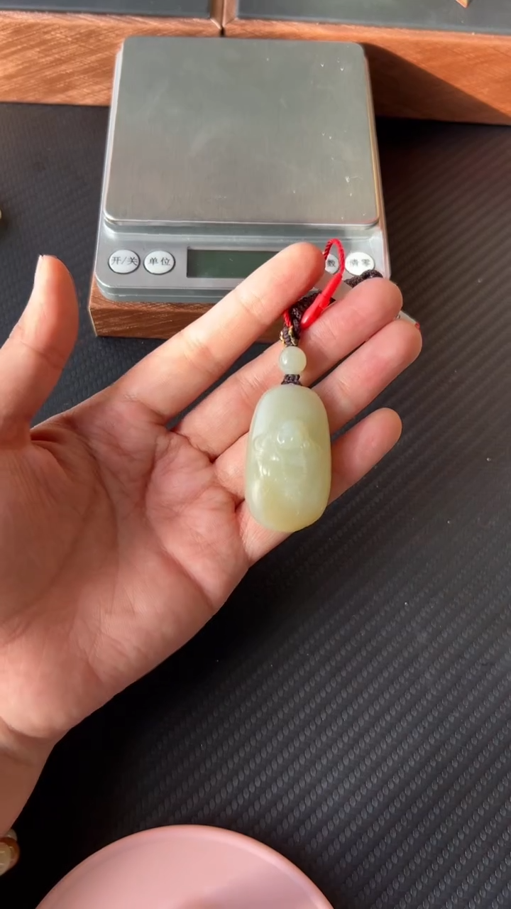 【闪购商品】和田玉吊坠(赠链)未镶嵌且末微色差迪克兰二细