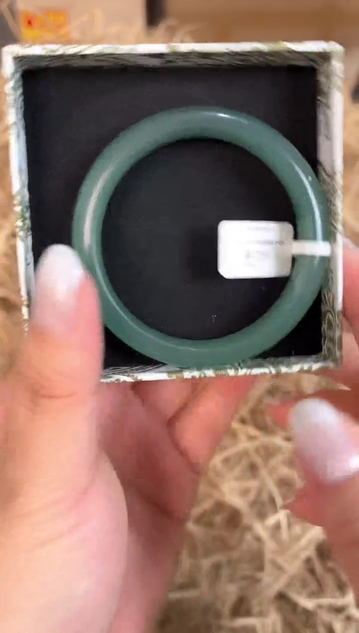 未镶嵌手镯石英质玉M-0117