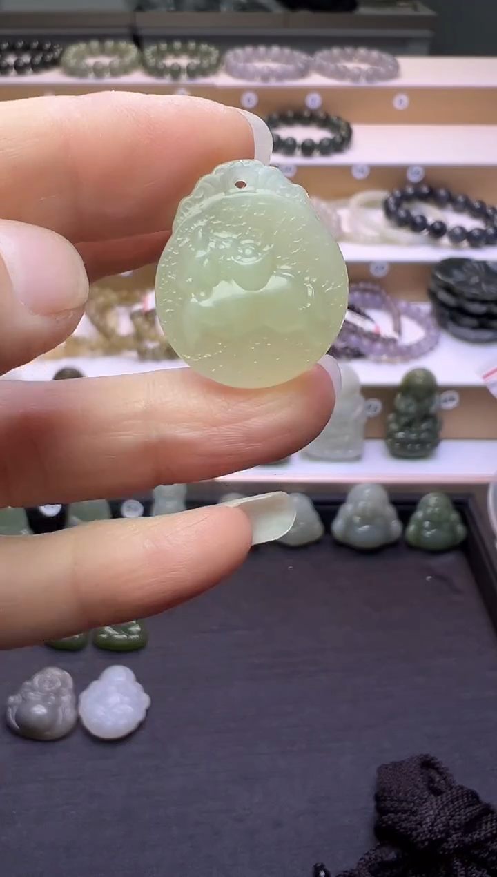 颈饰未镶嵌和田玉177号链接边上有瑕疵约卡26*22*5