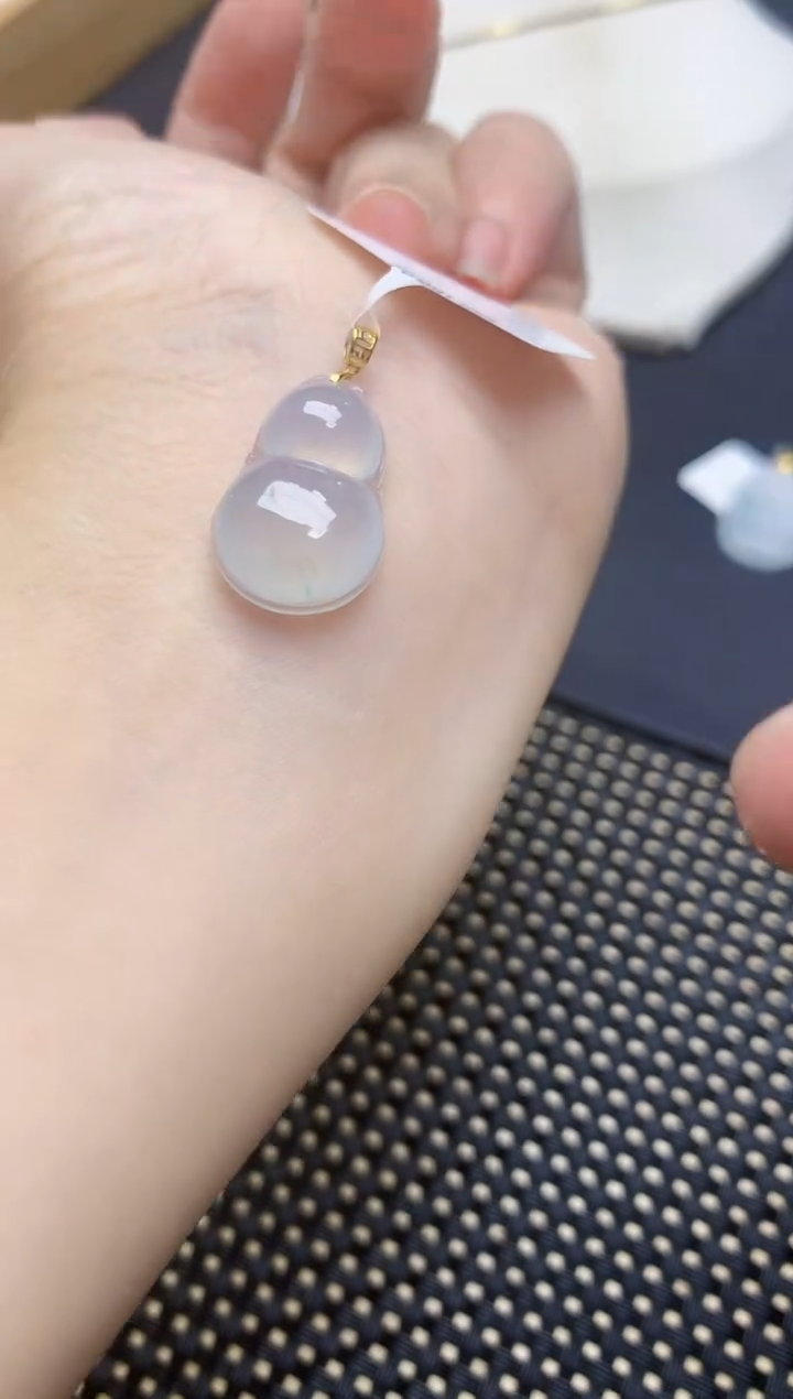 翡翠18K金镶嵌颈饰天然缅甸A货翡翠