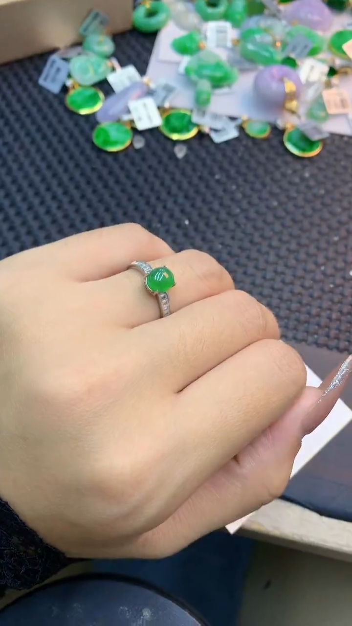 颈饰未镶嵌翡翠1