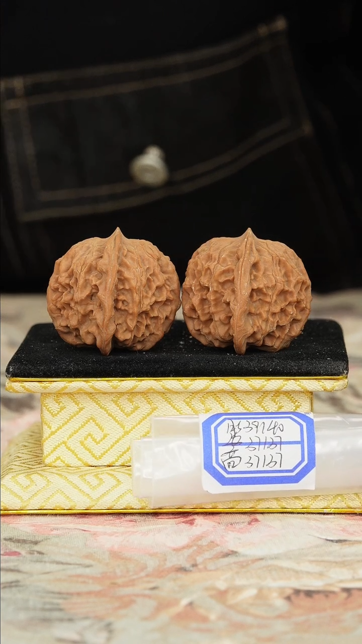 【闪购商品】文玩核桃把件非嫁接元宝