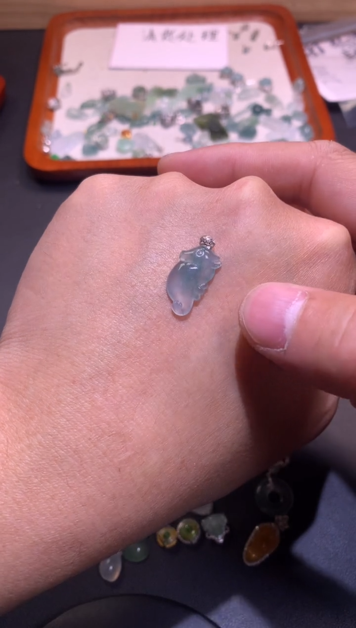 【闪购商品】翡翠吊坠(不含链)未镶嵌1