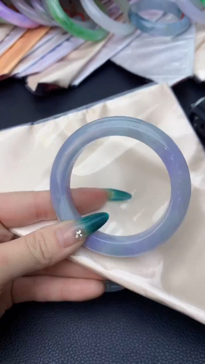 【闪购商品】翡翠手镯未镶嵌0431138369