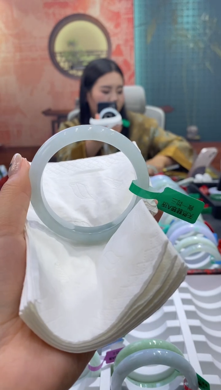 未镶嵌手镯翡翠多人00010759