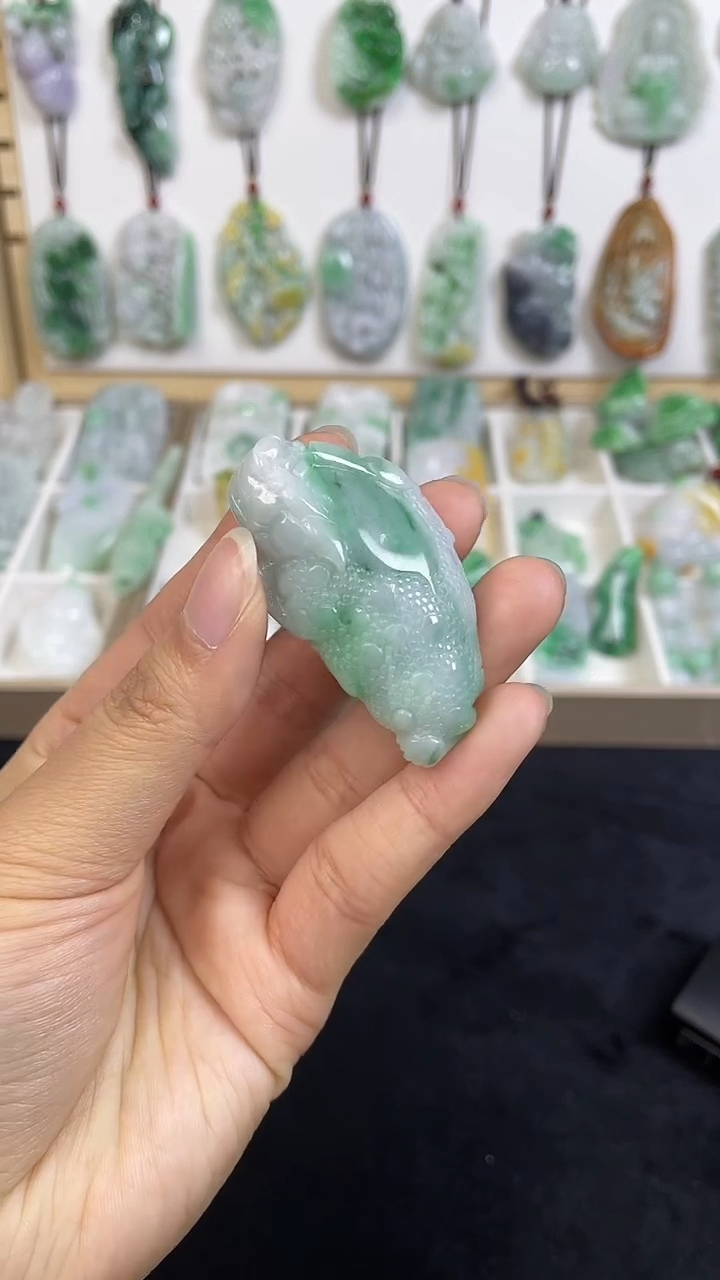 颈饰未镶嵌翡翠1