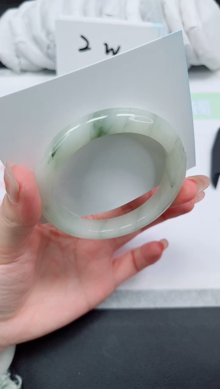 【闪购商品】石英质玉手镯未镶嵌129