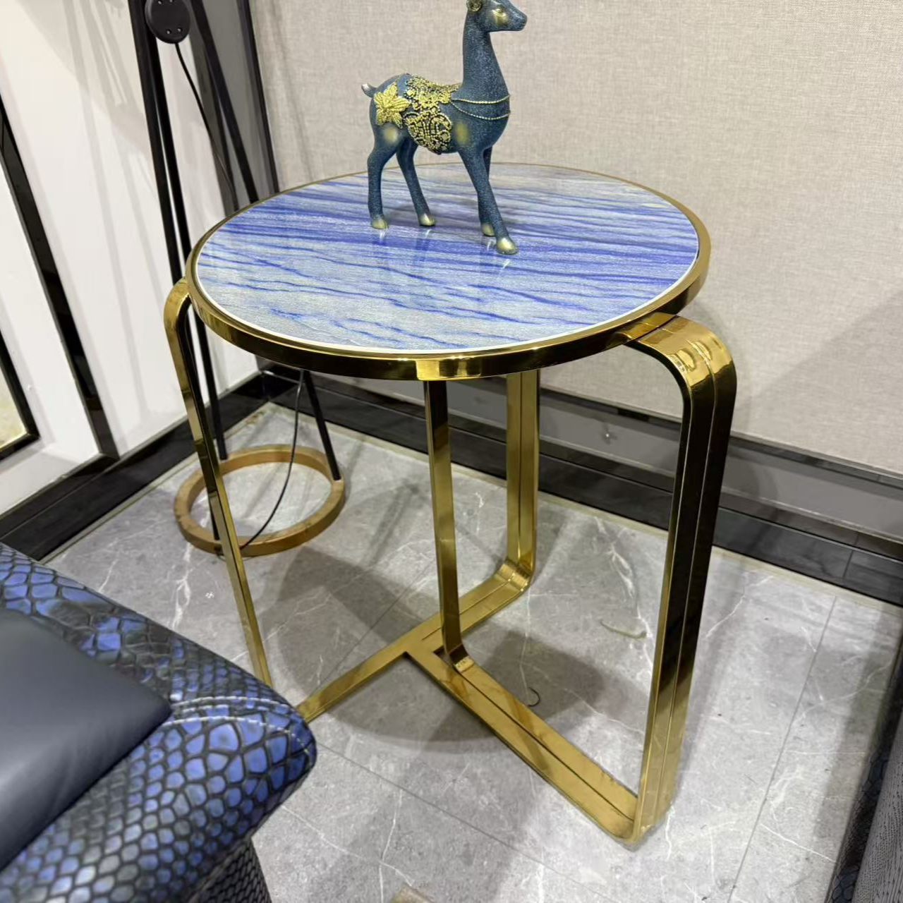 名奢角几大理石蓝色轻奢意式圆形阳台别墅