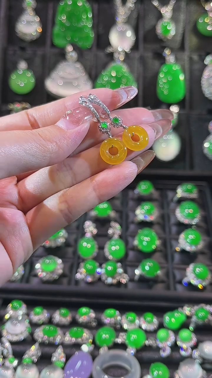 18K金镶嵌翡翠耳饰耳坠