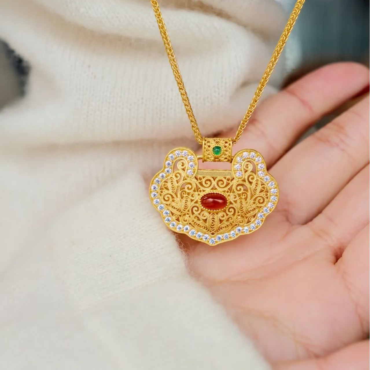 足金999莫桑红石如意锁包不含链