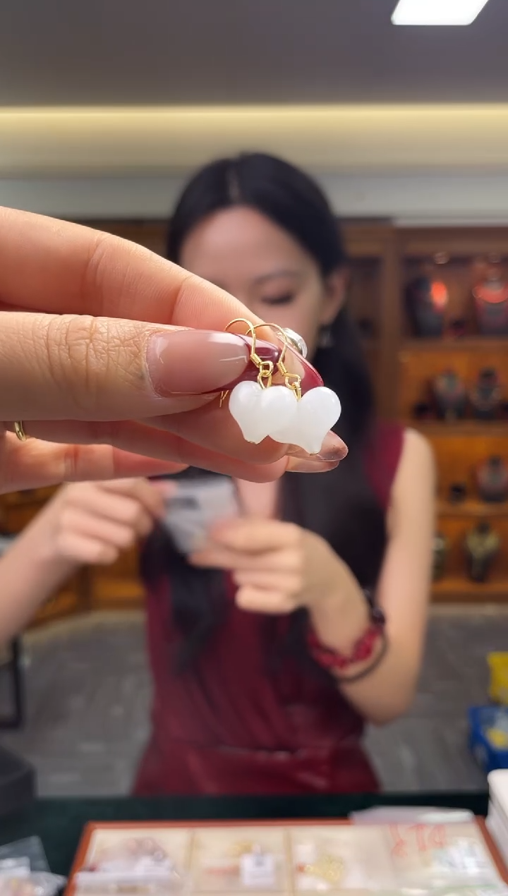 未镶嵌和田玉耳饰（多样性发一件）