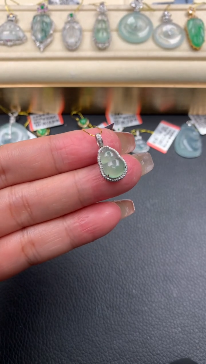 【闪购商品】翡翠颈饰18K金镶嵌D587