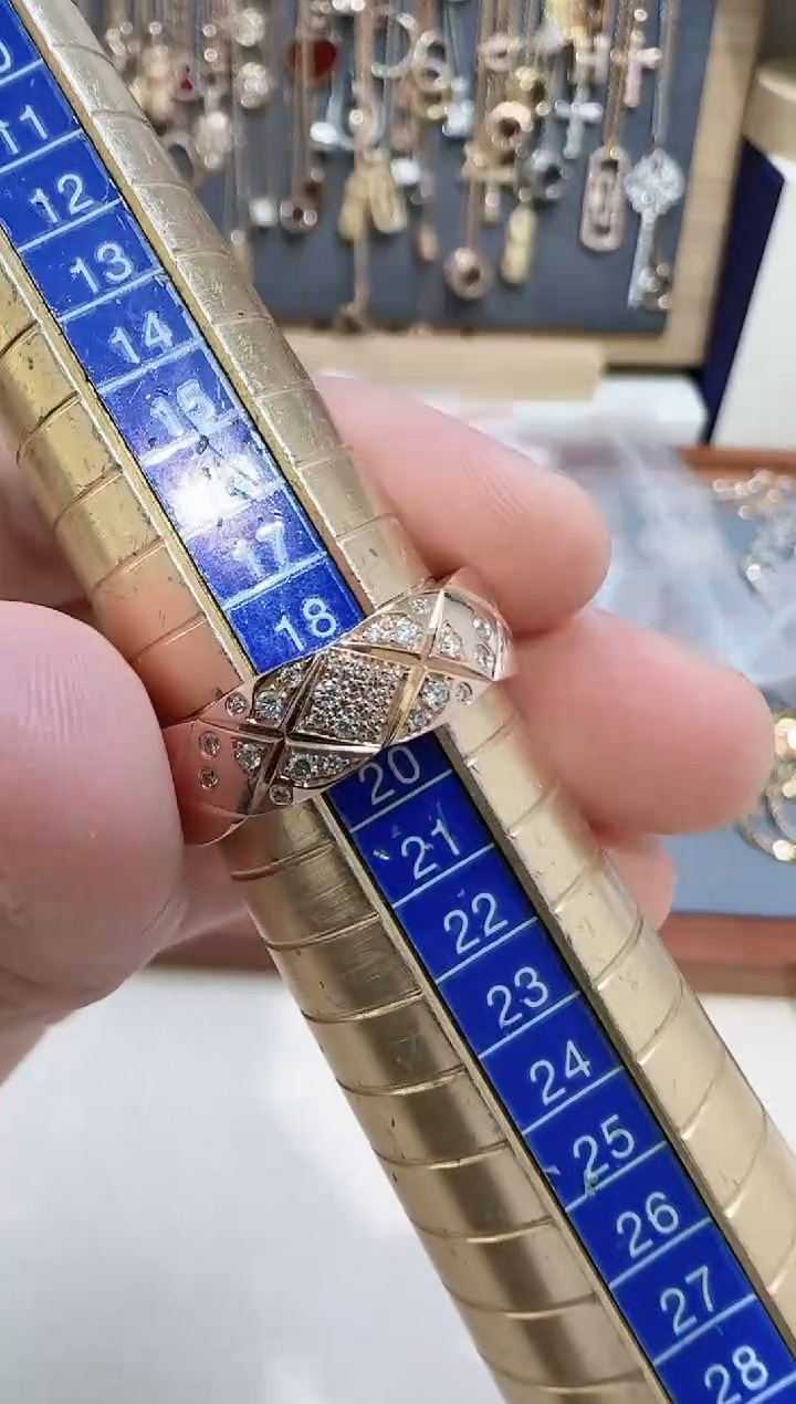 【闪购商品】钻石戒指/指环18K金镶嵌多样性发货发其一