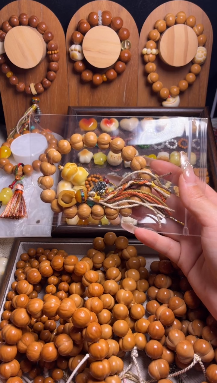 手串猴头核桃K****?悟道