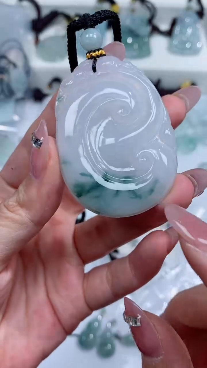 颈饰未镶嵌翡翠吊坠