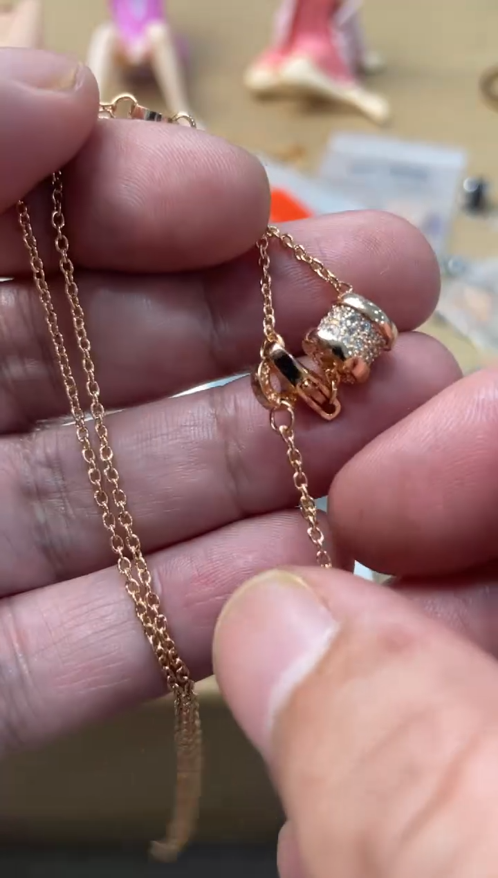 瓷片嘉荣当康大姐fu的总铺