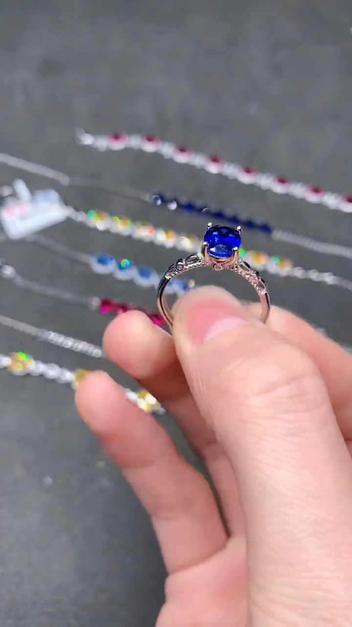 【闪购商品】蓝宝石戒指银S925镶嵌....