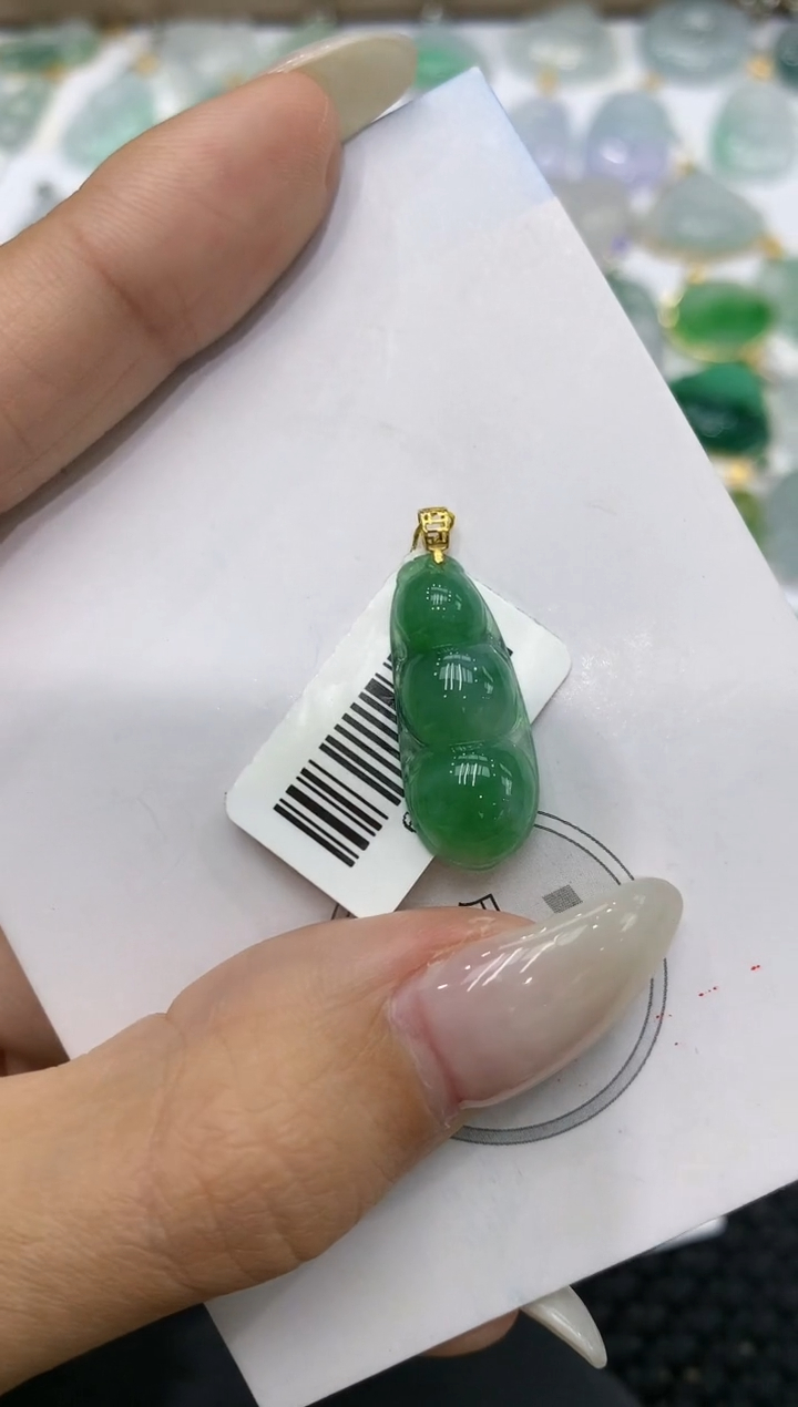 颈饰18K金镶嵌翡翠111111111111