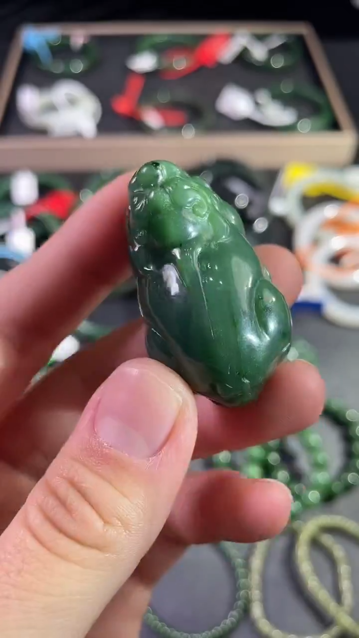 颈饰合金和田玉和田玉碧玉鸽子蛋吊坠拍一发一多样性发其一