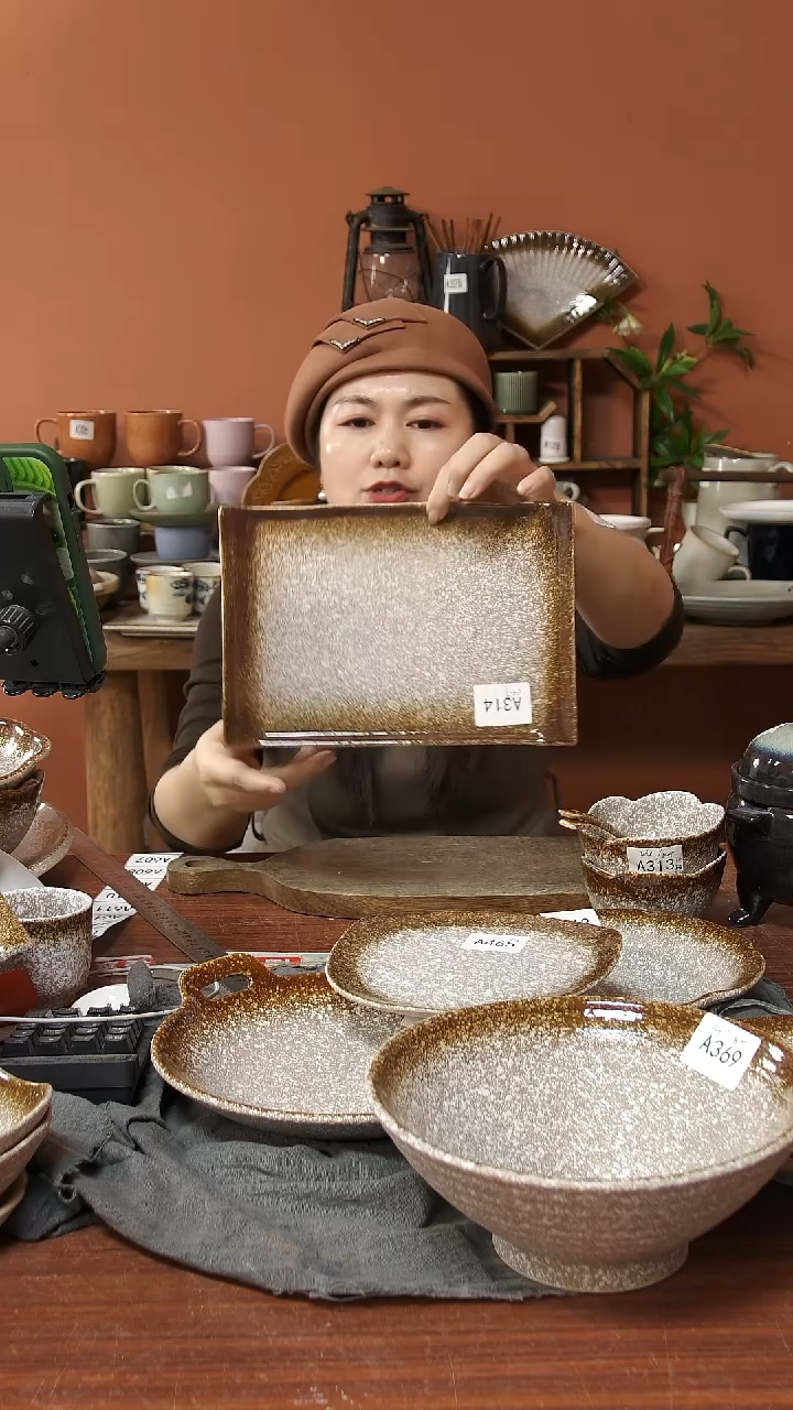 陶瓷A314 一只陶瓷粗陶翘边长方盘可能微瑕