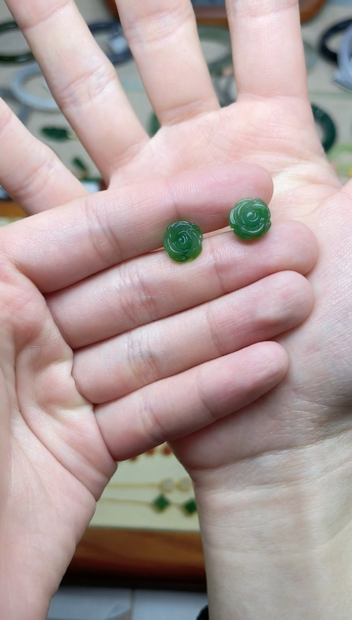 【闪购商品】和田玉耳饰银S925镶嵌06玫瑰花耳钉