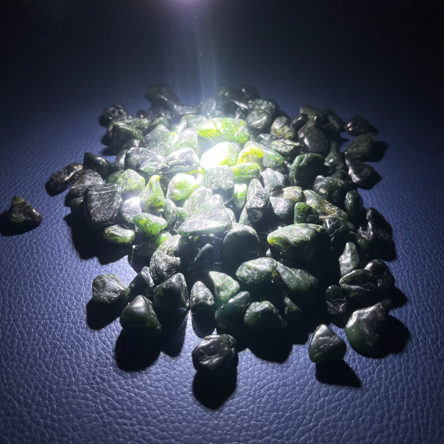 天然西藏藏玉药王石碎石泡水石一斤装