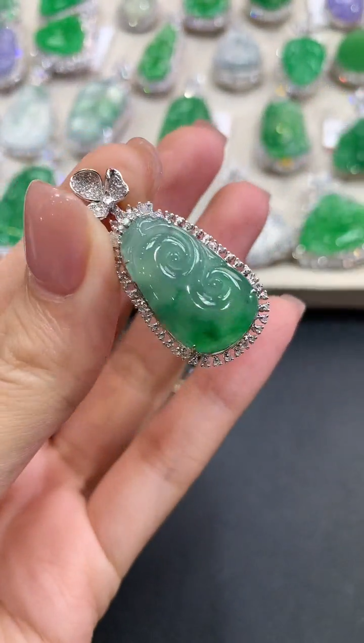 【闪购商品】翡翠吊坠(不含链)18K金镶嵌q43         