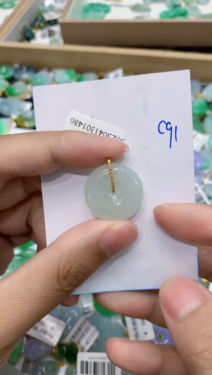 翡翠18K金镶嵌颈饰111111111