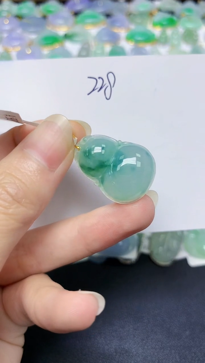 翡翠18K金镶嵌颈饰天然缅甸翡翠A货