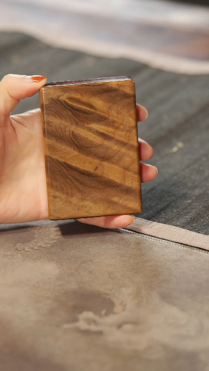 【闪购商品】金丝楠木雕585精工水波纹烟盒