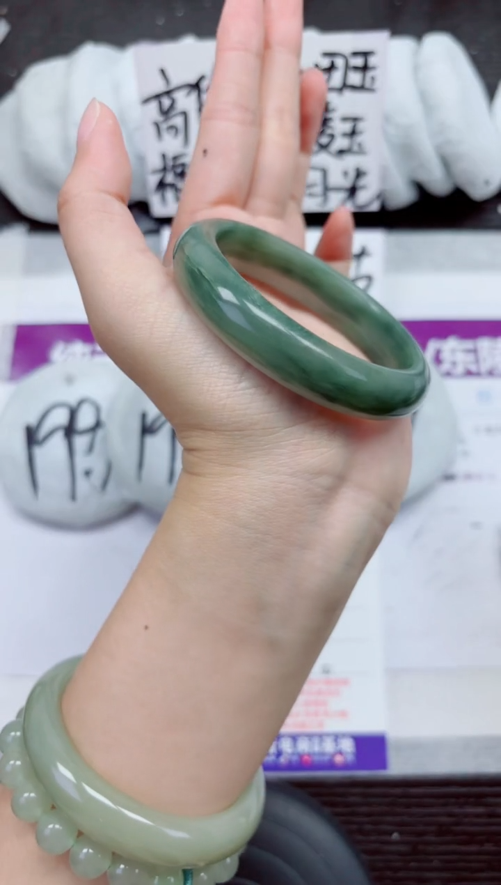 未镶嵌手镯石英质玉A135-54.55