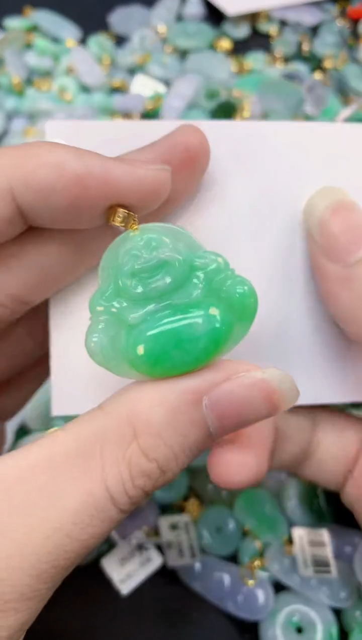 翡翠未镶嵌颈饰         1
