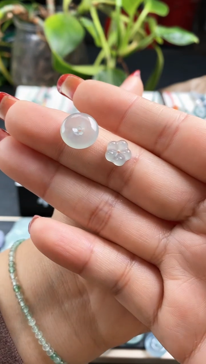 【闪购商品】翡翠散珠平安扣小花