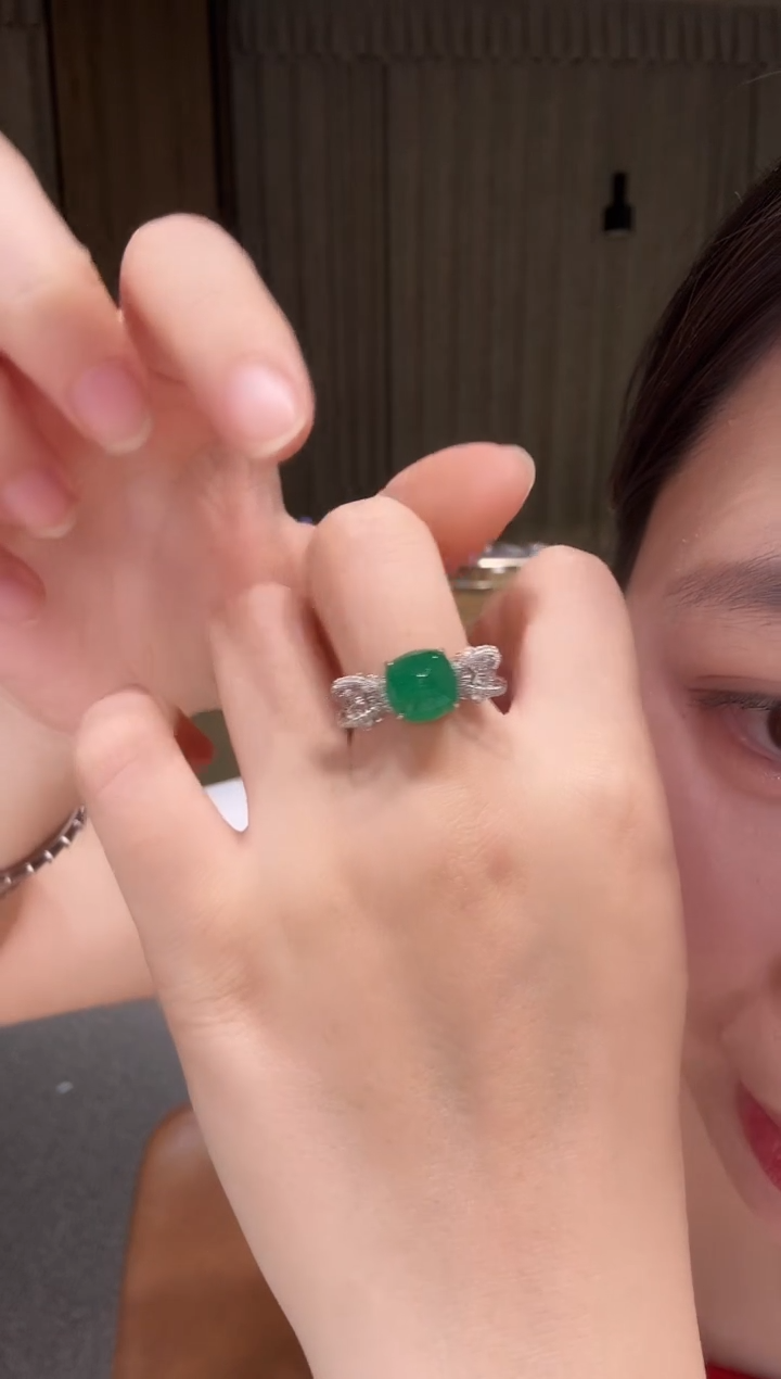 18K金镶嵌戒指祖母绿E3.83ct