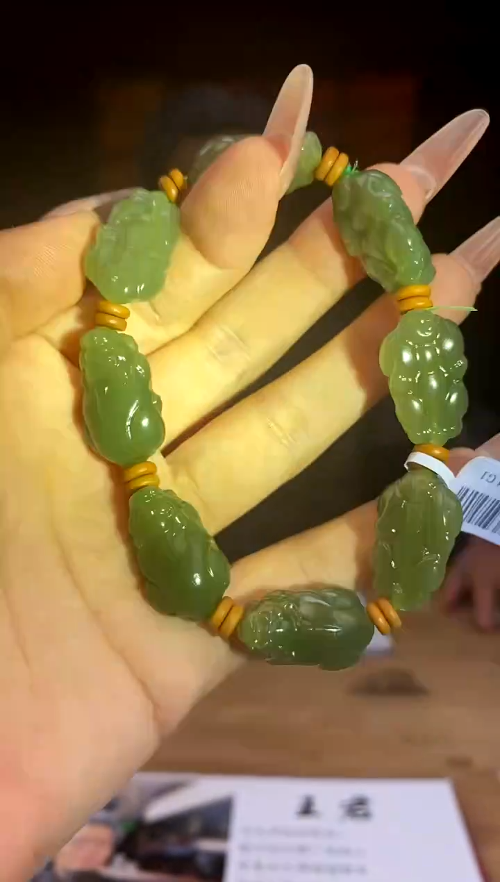 和田玉未镶嵌颈饰A096