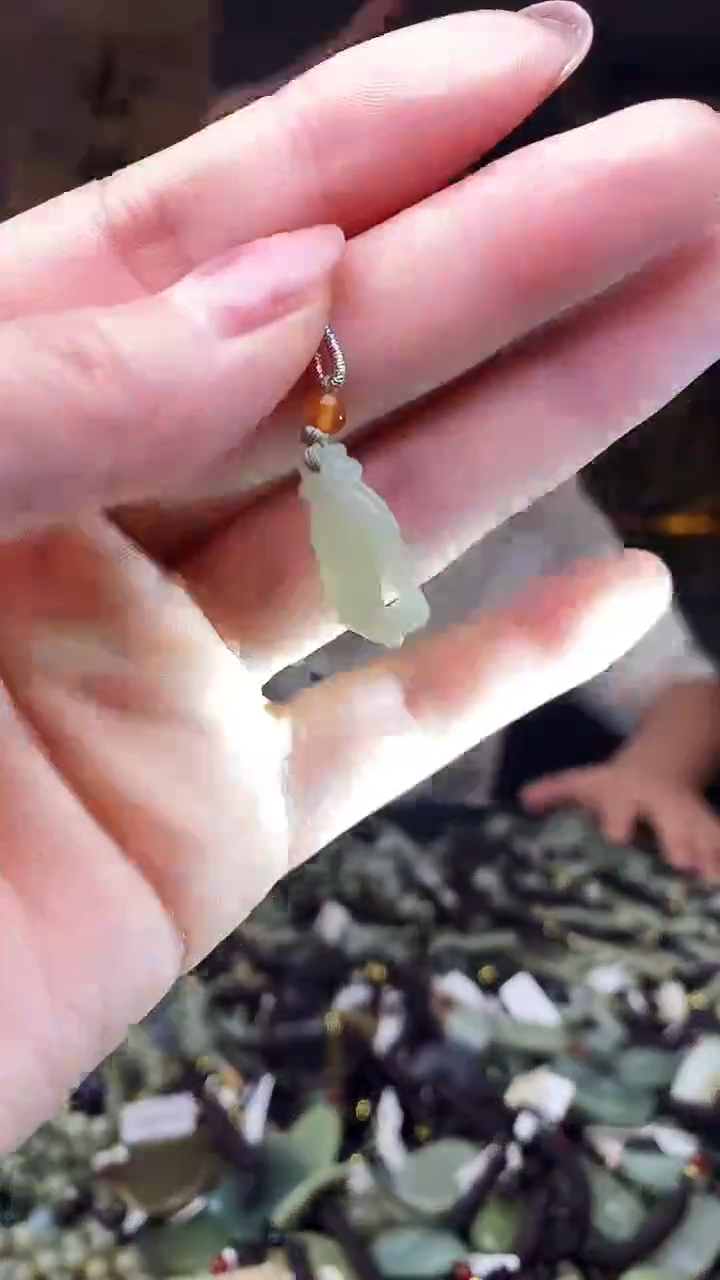 颈饰未镶嵌和田玉多样性发货，拍一发一