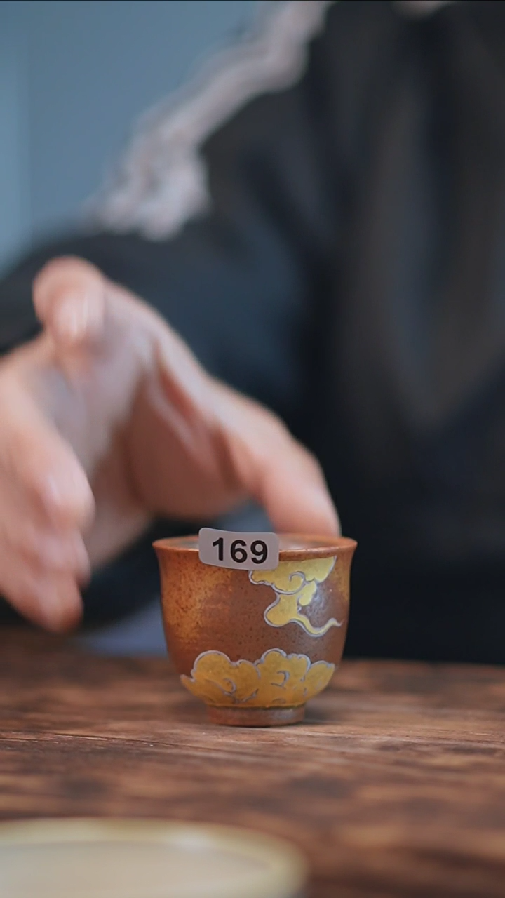 【闪购商品】169景德镇手绘斤祥云杯子