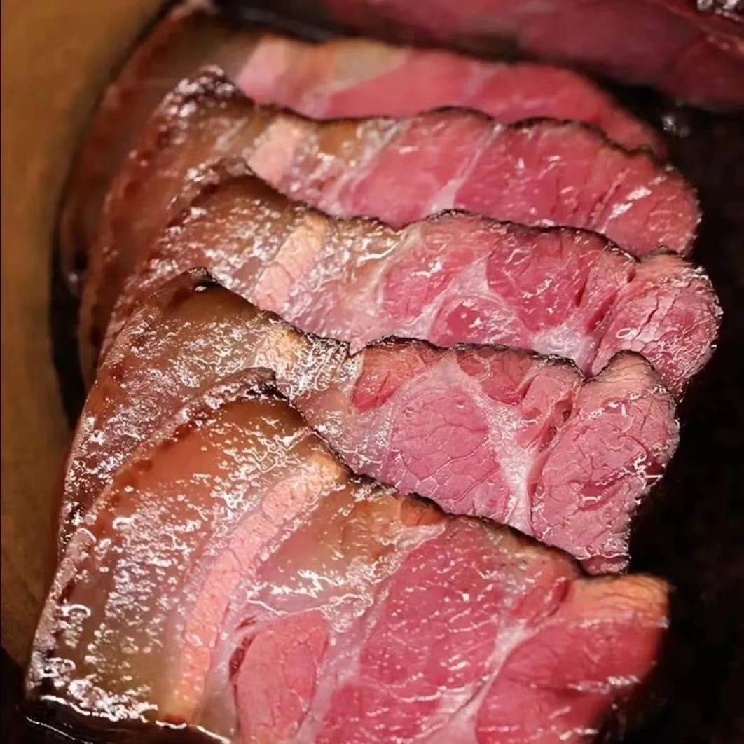 贵州农家柴火烟熏五花腊肉