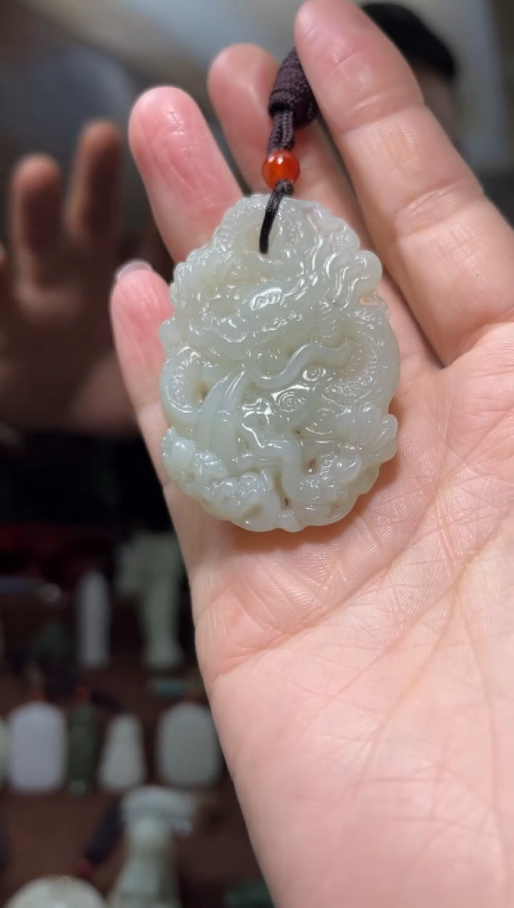 颈饰未镶嵌和田玉·