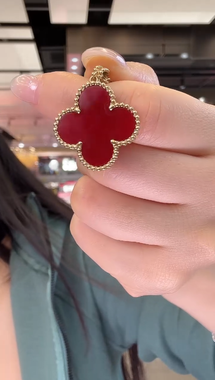 18K金镶嵌吊坠玛瑙/玉髓26mm红花吊坠（不含链）